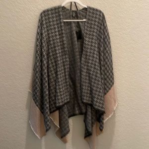 Beautiful throw/wrap.